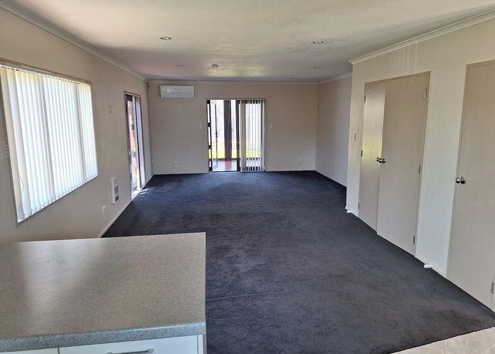  at 8 Pyramid Place, Glen Eden, Waitakere City, Auckland