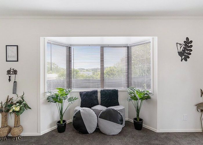  at 9A Pine Avenue, Henderson, Waitakere City, Auckland