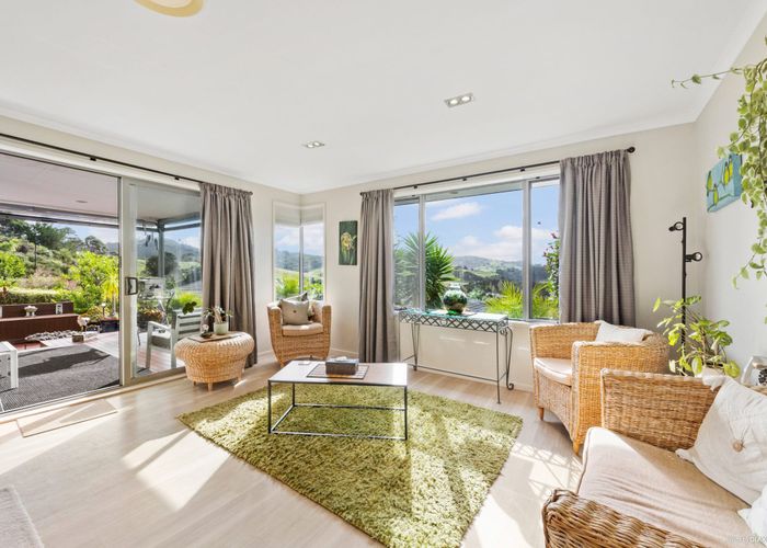  at 8 Fendalton Place, Hatfields Beach, Orewa