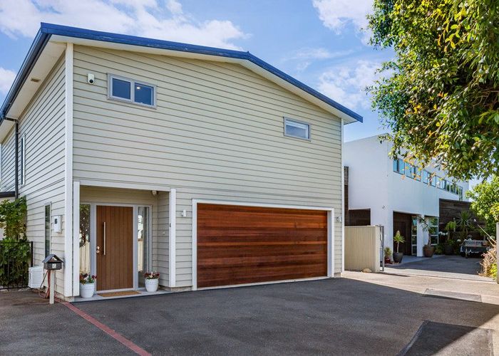  at 4 Marina View, Paremata, Porirua, Wellington