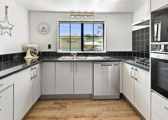  at 25 Silkwood Grove, Totara Heights, Manukau City, Auckland