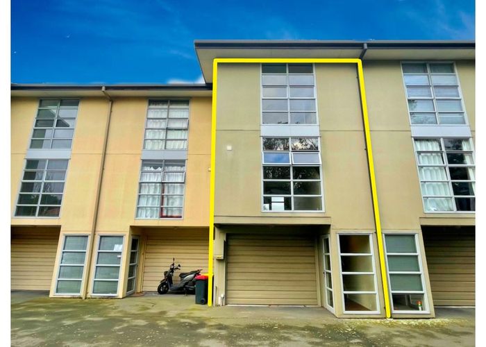  at 8/440 Barbadoes Street, Edgeware, Christchurch