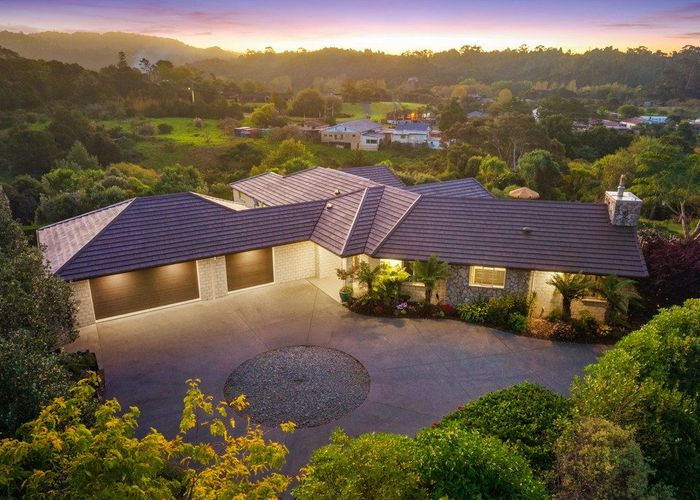  at 21 Carter Road, Oratia, Waitakere City, Auckland