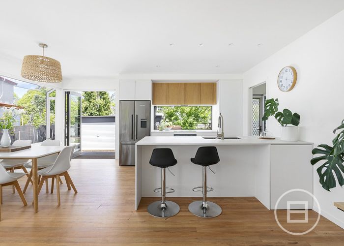  at 27 Sylvia Road, Hillcrest, Auckland