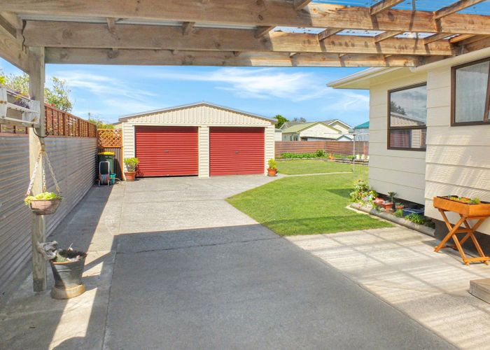  at 20 Cousins Avenue East, Foxton Beach, Foxton