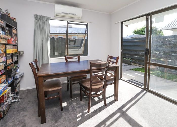  at 9C Cameron Road, Hamilton East, Hamilton