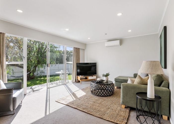 at 2 Kea Place, Mangere Bridge, Auckland
