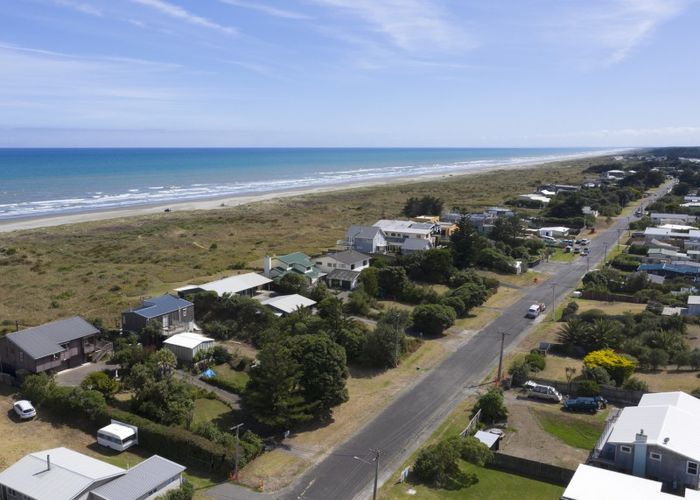  at 32 Rua Avenue, Waitarere Beach, Levin
