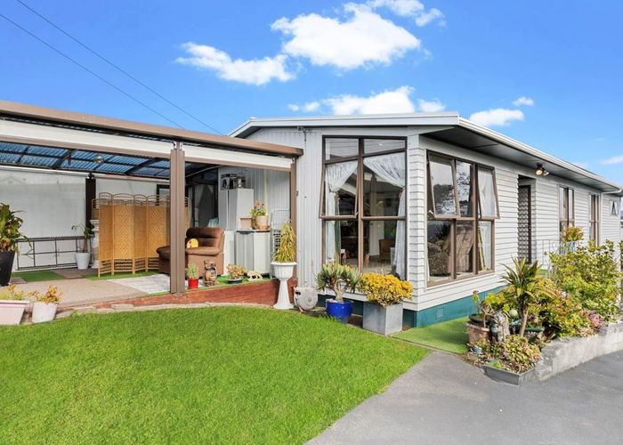  at 8 Stedman Place, Avondale, Auckland