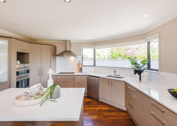 Free property data for 33 Rodeo Drive, Kelvin Grove, Palmerston North