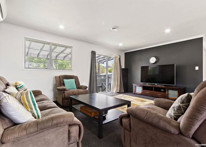  at 1/123 Bruce McLaren Road, Henderson, Auckland