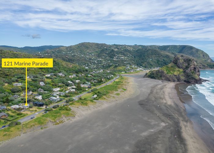  at 121 Marine Parade North, Piha