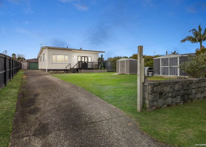  at 14 Airdrie Road, Ranui, Auckland