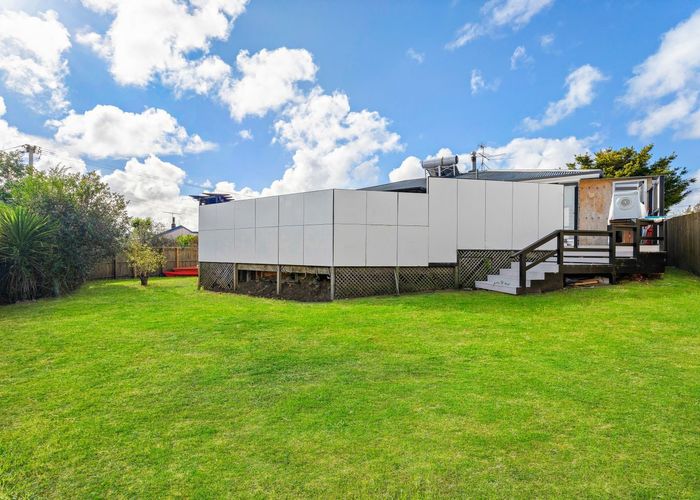  at 18 Murray Road, Te Atatu Peninsula, Waitakere City, Auckland