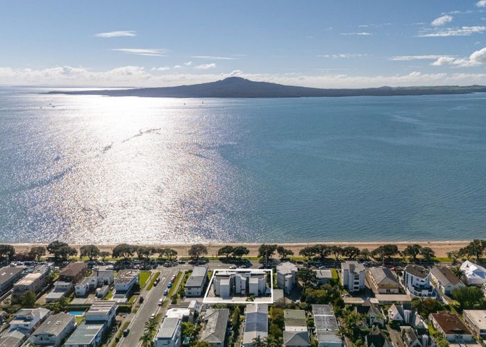  at 2/277 Tamaki Drive, Kohimarama, Auckland City, Auckland