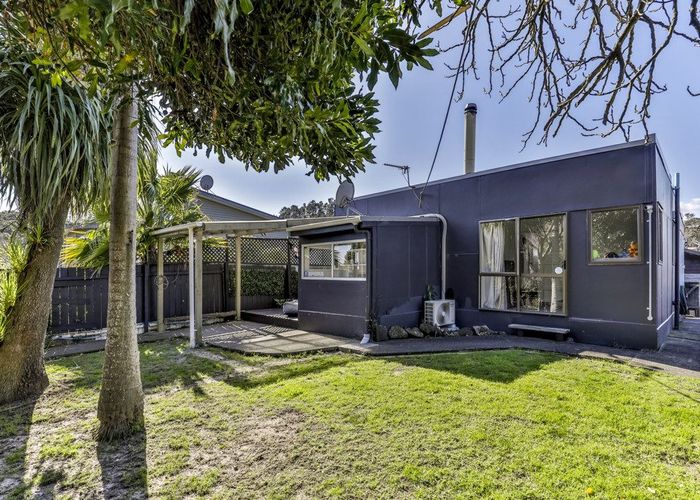  at 2 Woodglen Road, Glen Eden, Waitakere City, Auckland