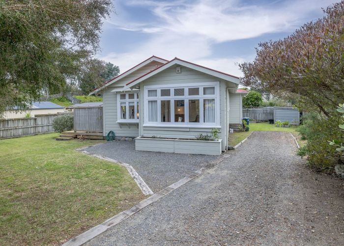  at 35 Hicks Crescent, Waikanae Beach, Waikanae