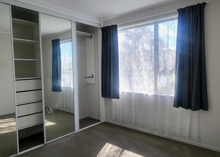  at 4 Kayle Glen, West Harbour, Auckland