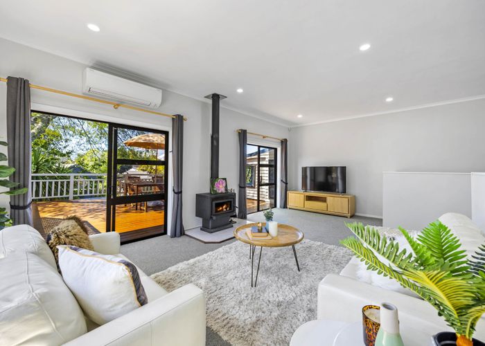  at 86 Beach Road, Mellons Bay, Manukau City, Auckland