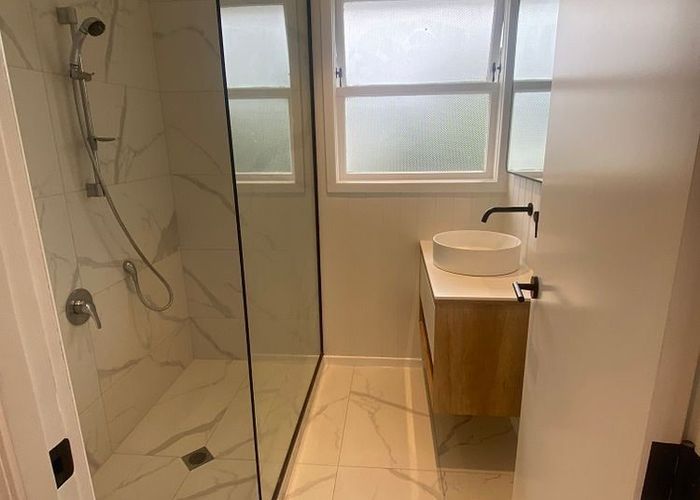  at 25 Paragon Avenue, Beach Haven, North Shore City, Auckland