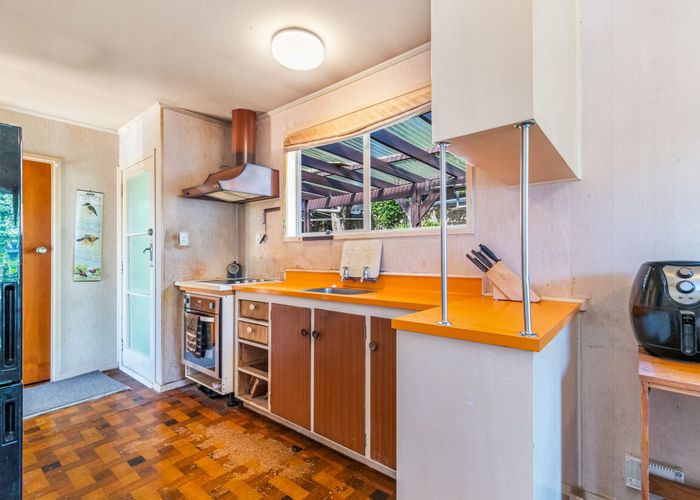  at 8 Glucina Place, Glen Eden, Auckland