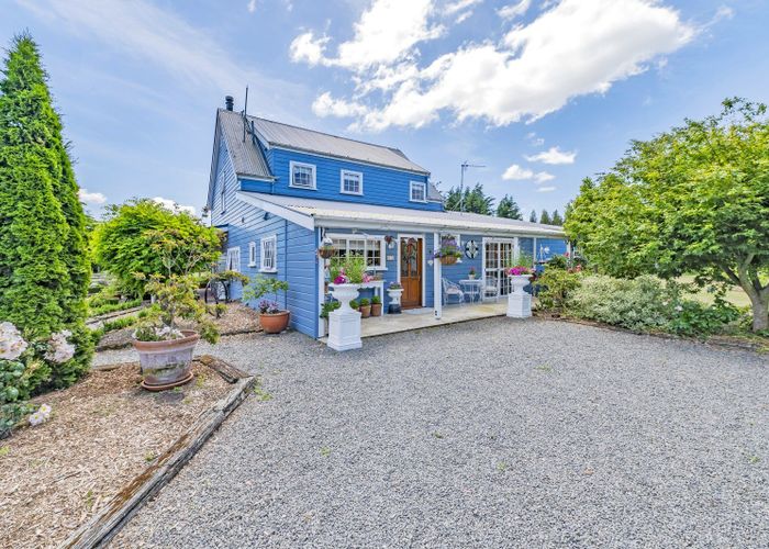  at 215 Ridgens Road, Christchurch