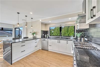  at 11 Raphael Place, West Harbour, Auckland