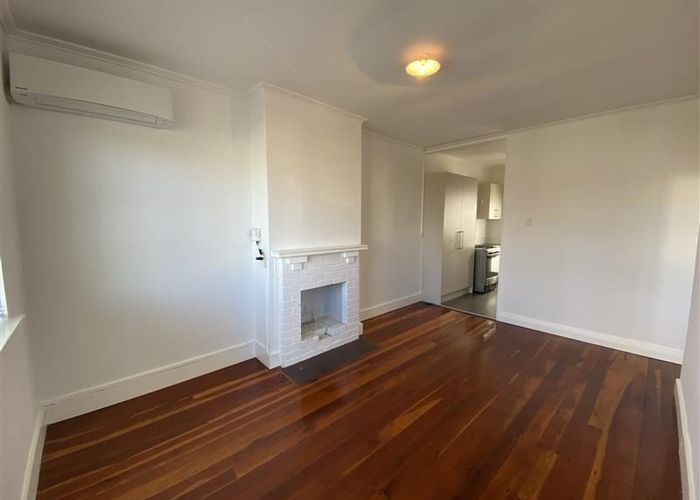  at 2/400 Mount Eden Road, Mount Eden, Auckland City, Auckland