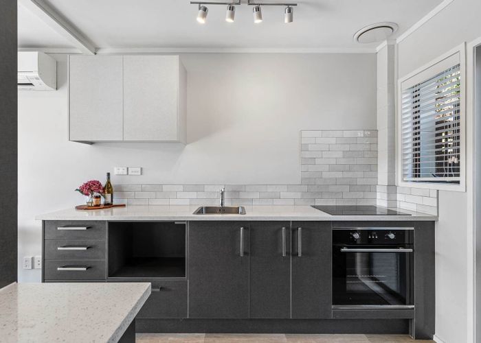  at 21/85 Edmonton Road, Henderson, Waitakere City, Auckland