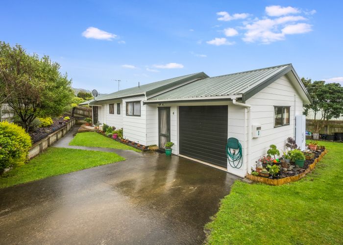  at 8 Ribbonwood Terrace, Ranui, Porirua