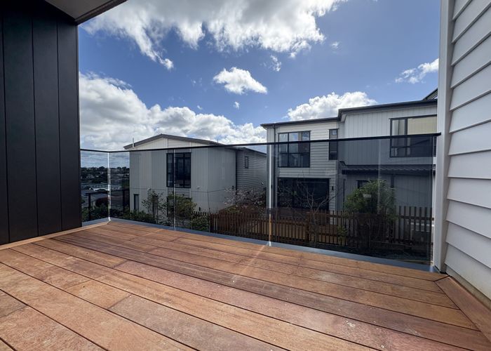  at 3/14 Newhaven Terrace, Mairangi Bay, North Shore City, Auckland