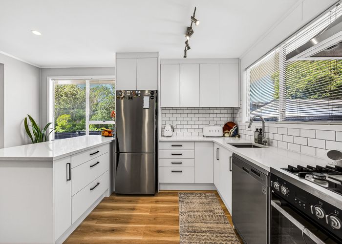  at 8 Camphora Place, Ranui, Waitakere City, Auckland