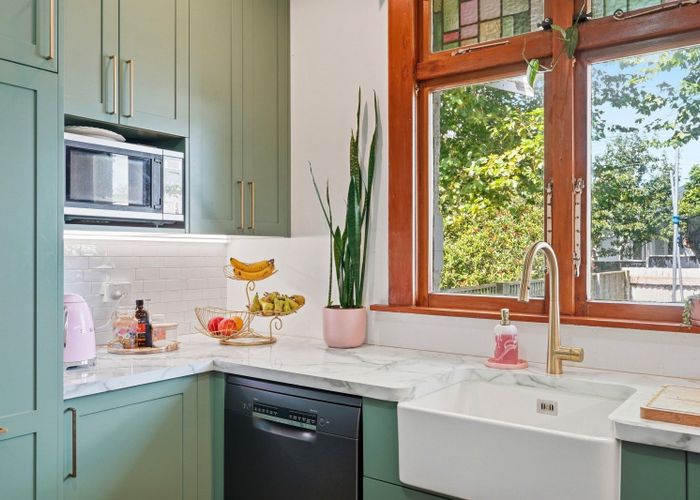  at 18 Parsons Street, Saint Johns Hill, Whanganui, Manawatu / Whanganui