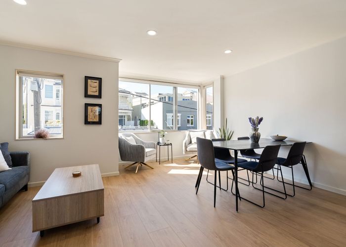  at 2/15 Roxburgh Street, Mount Victoria, Wellington, Wellington