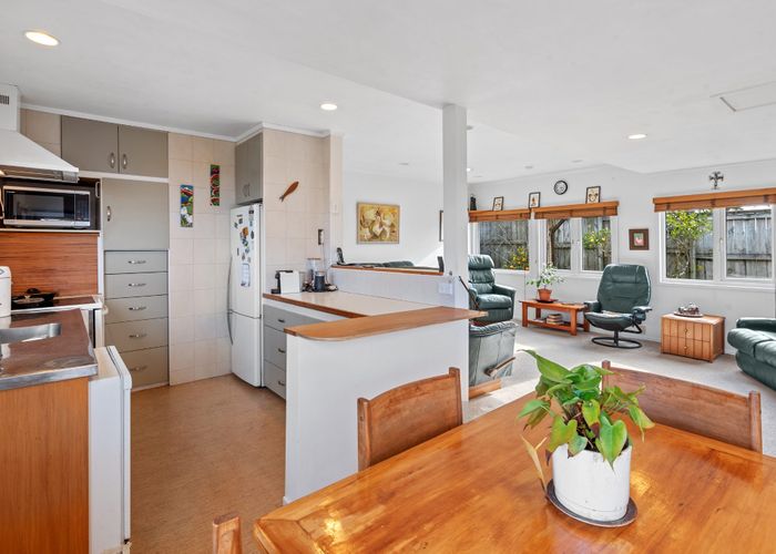  at 1/31 Deep Creek Road, Waiake, Auckland