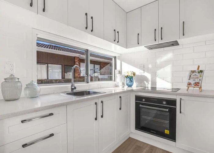  at 2/485 Blockhouse Bay Road, Blockhouse Bay, Auckland City, Auckland