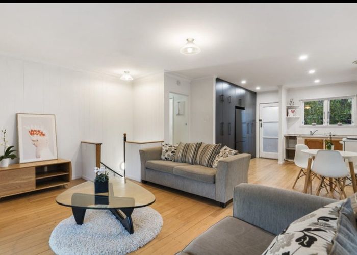  at 1/420 Beach Road, Mairangi Bay, North Shore City, Auckland