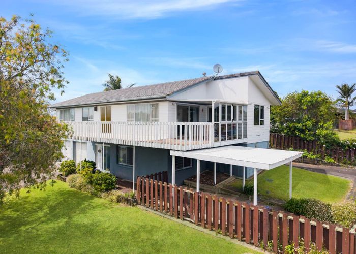  at 21  Kurnell Drive, Botany Downs, Manukau City, Auckland