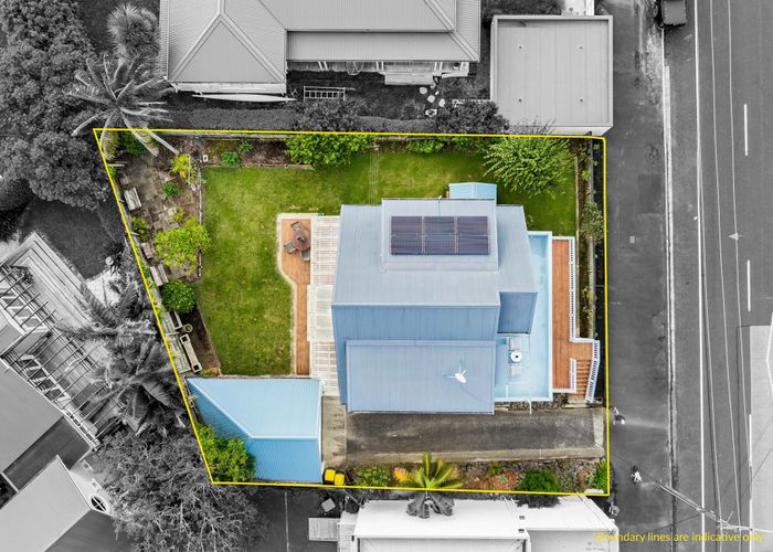  at 4 Rodney Road, Northcote Point, Auckland