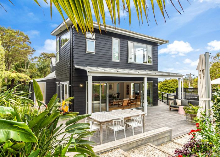  at 88 Queens Drive, Oneroa, Waiheke Island