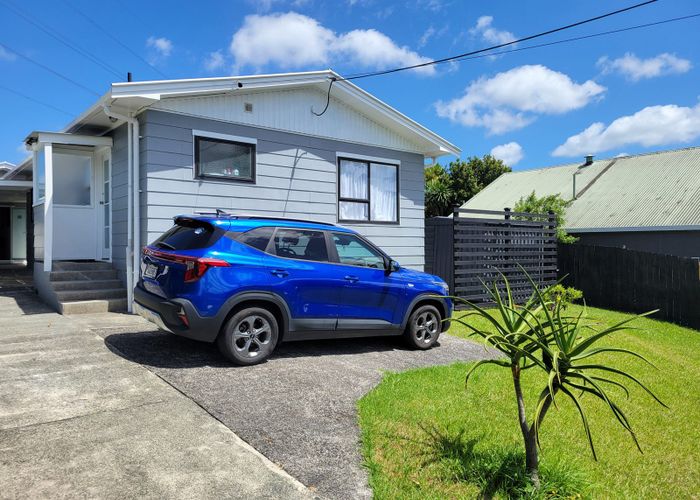  at 3 Huruhuru Road, Massey, Waitakere City, Auckland