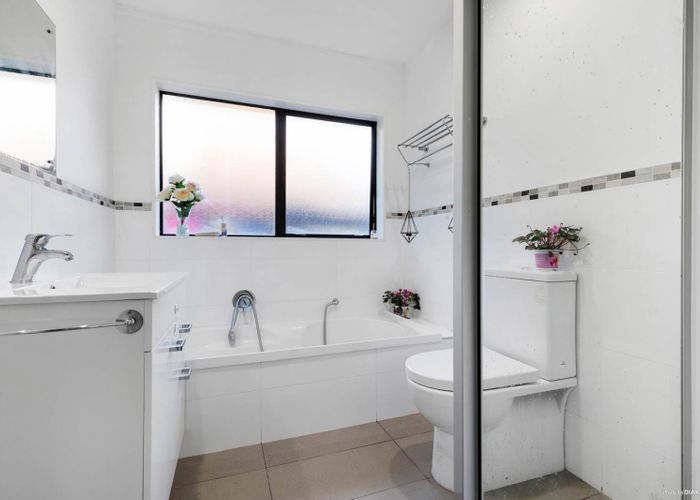  at 2/22 Duke Street, Papakura, Auckland