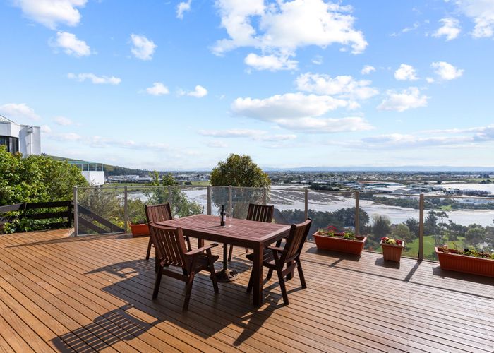  at 18 Osmond Lane, Mount Pleasant, Christchurch