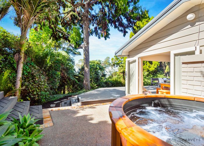  at 282 Shaw Road, Titirangi, Auckland