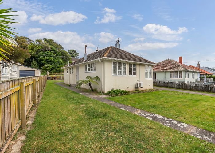  at 52 Mungavin Avenue, Ranui, Porirua