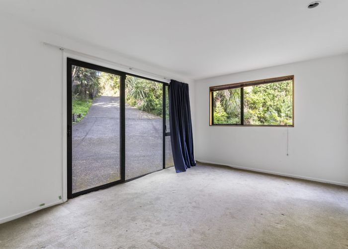  at 31 Cascade Avenue, Waiatarua, Auckland