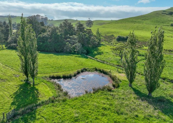  at 128 Dimmock Road, Waitakaruru