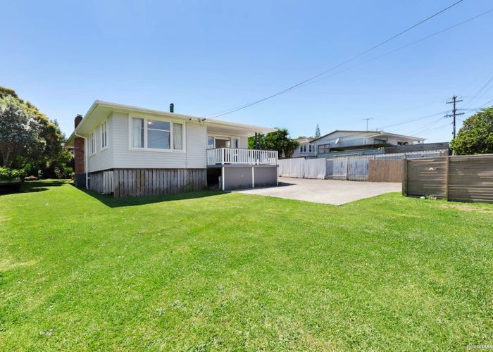  at 3 Quiet Street, Te Atatu South, Waitakere City, Auckland