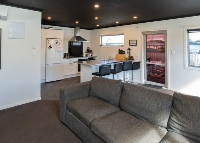  at 6 Forth Crescent, Glenview, Hamilton