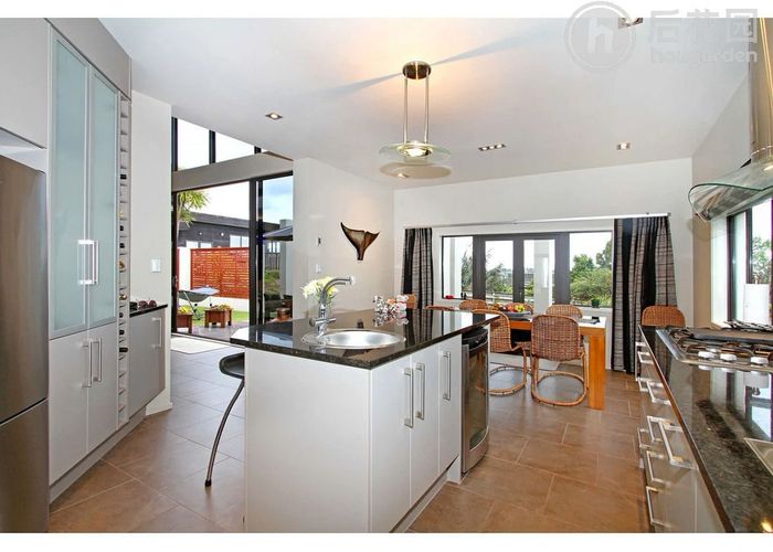  at 119 Carlisle Road, Northcross, North Shore City, Auckland